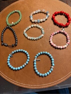 Lot of 8 beaded bracelets